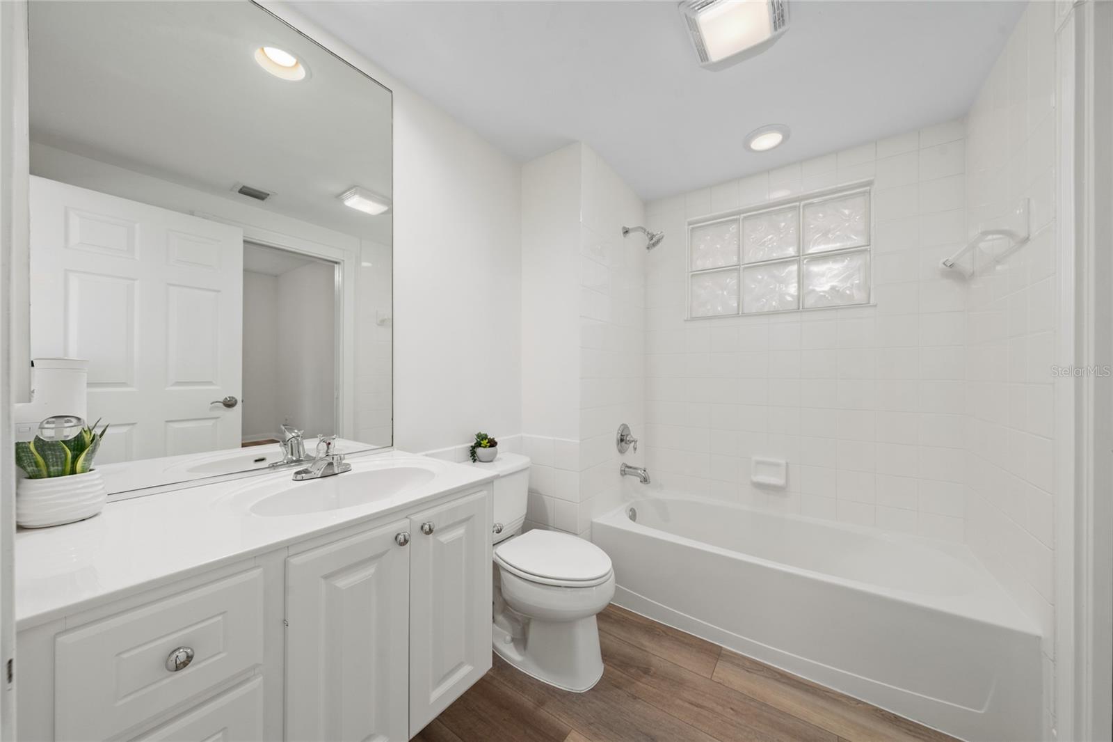 Image 23 of 56 For 11882 Kipper Drive