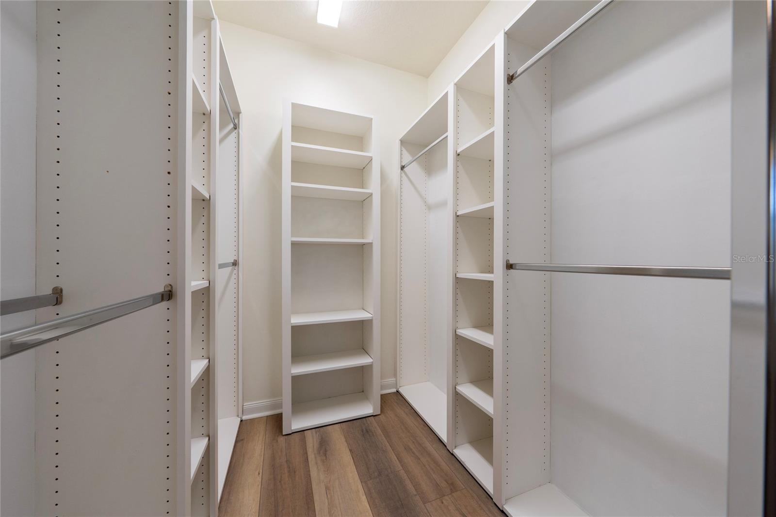 Image 34 of 56 For 11882 Kipper Drive