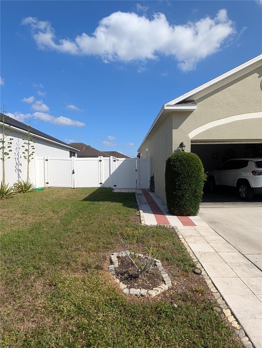 Image 7 of 34 For 215 Milestone Drive