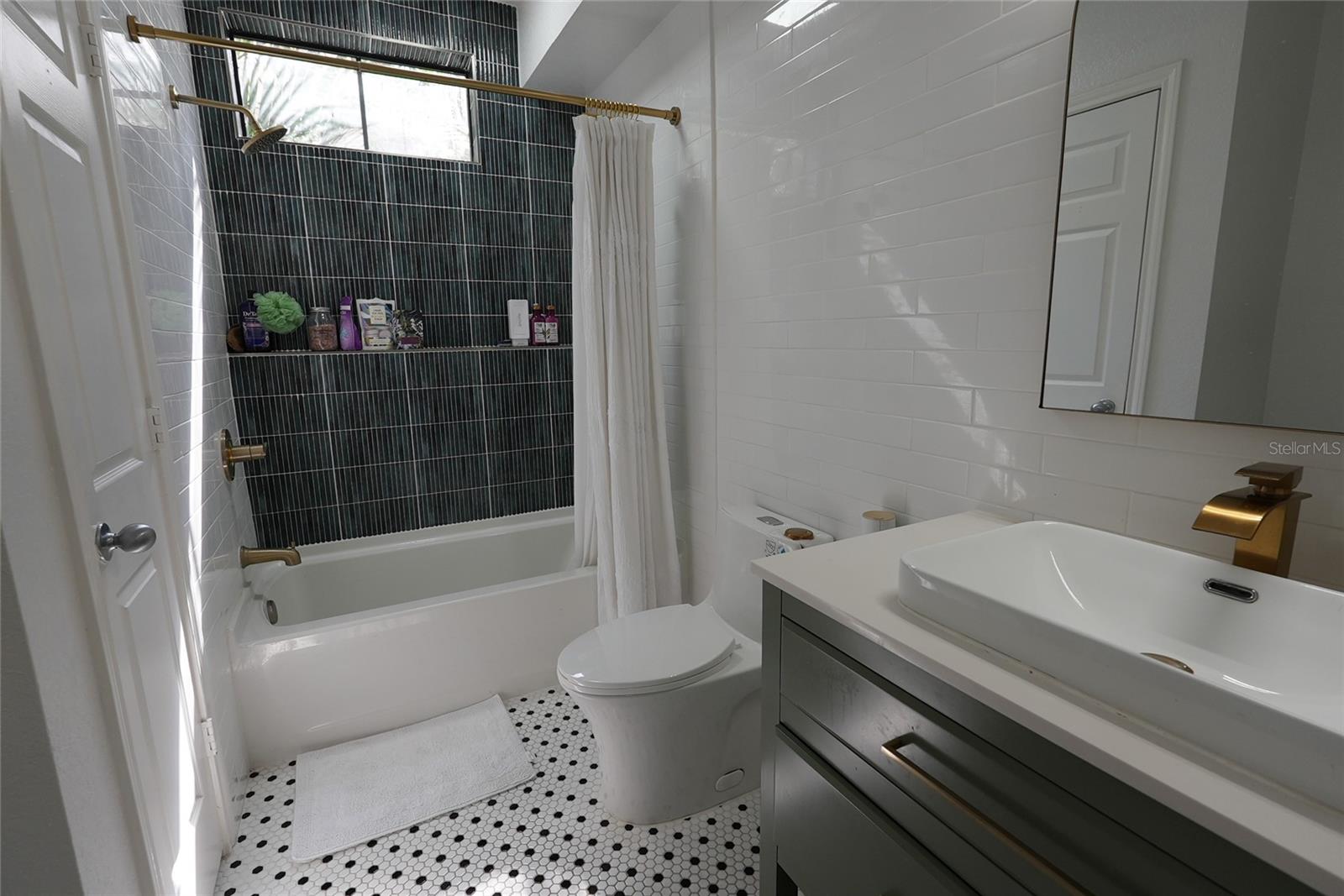 Image 12 of 28 For 911 Orange Avenue 248