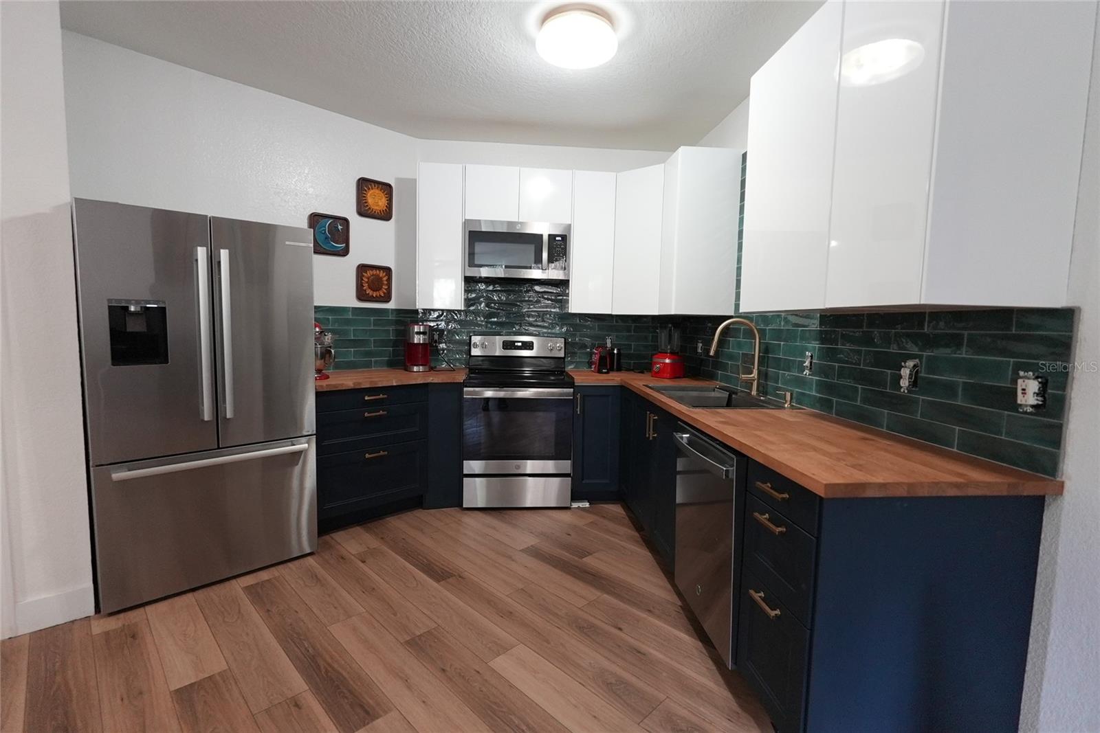 Image 2 of 28 For 911 Orange Avenue 248