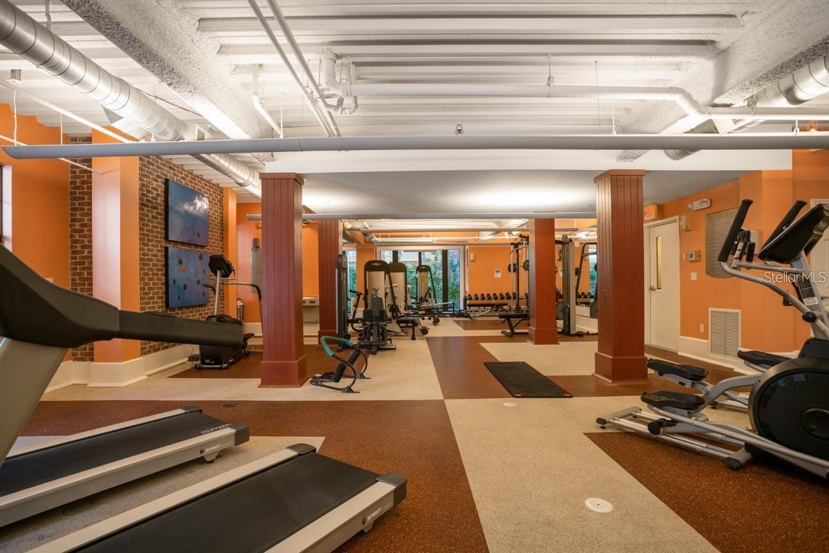 Image 25 of 28 For 911 Orange Avenue 248