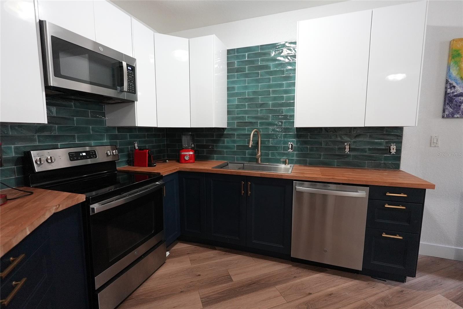 Image 3 of 28 For 911 Orange Avenue 248