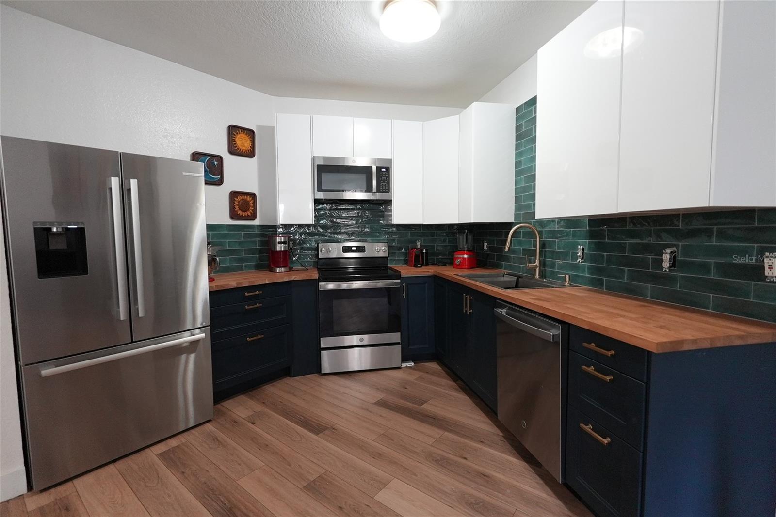 Image 4 of 28 For 911 Orange Avenue 248