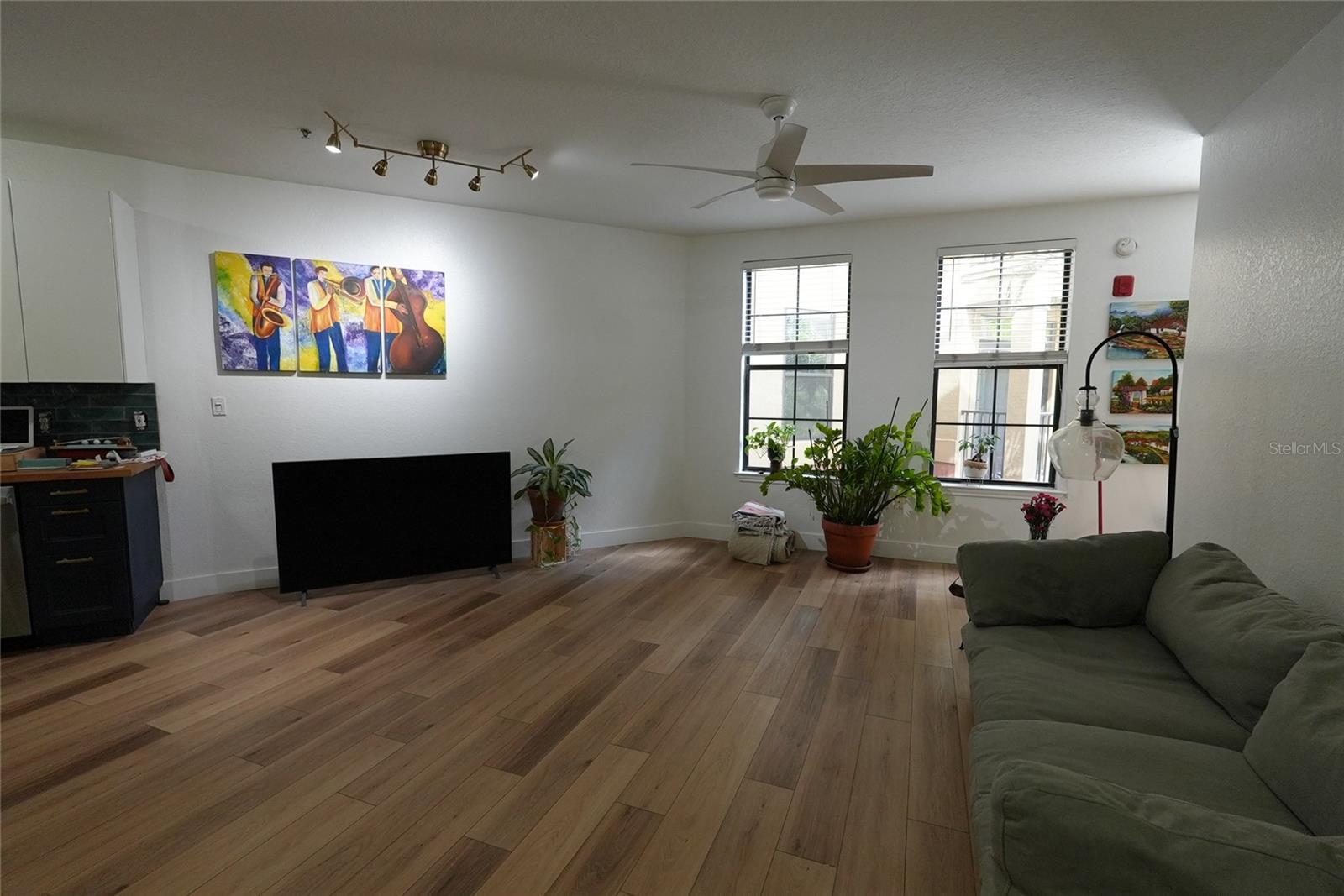 Image 6 of 28 For 911 Orange Avenue 248