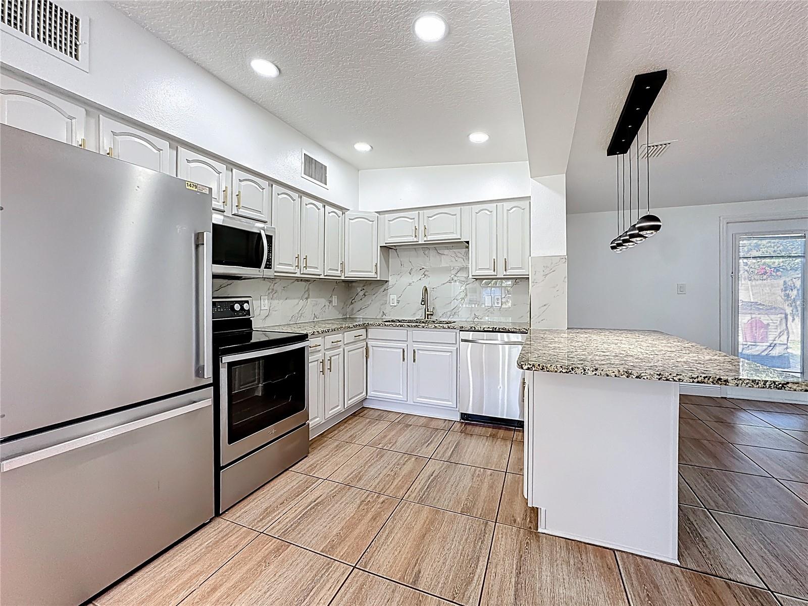 Image 11 of 34 For 7646 Daphne Avenue