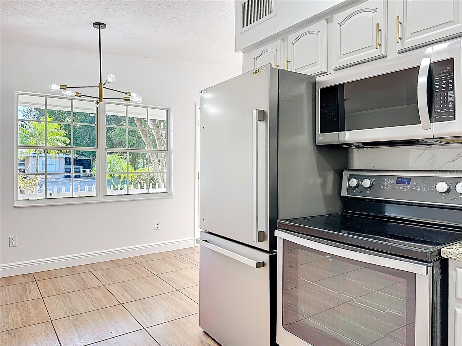 Image 14 of 34 For 7646 Daphne Avenue