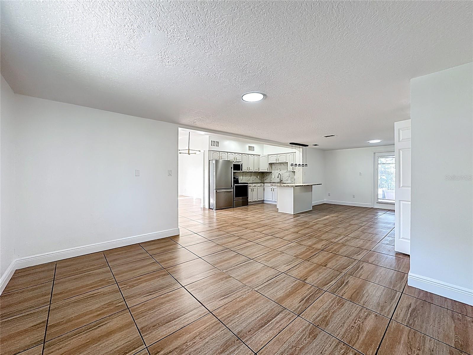 Image 20 of 34 For 7646 Daphne Avenue