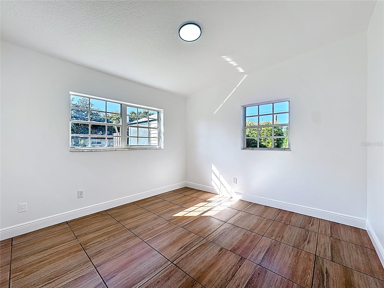 Image 22 of 34 For 7646 Daphne Avenue