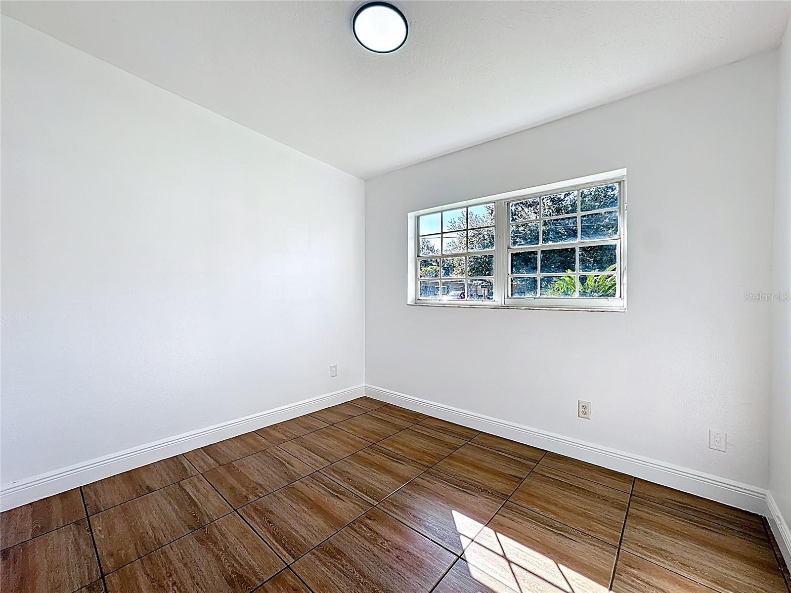 Image 23 of 34 For 7646 Daphne Avenue