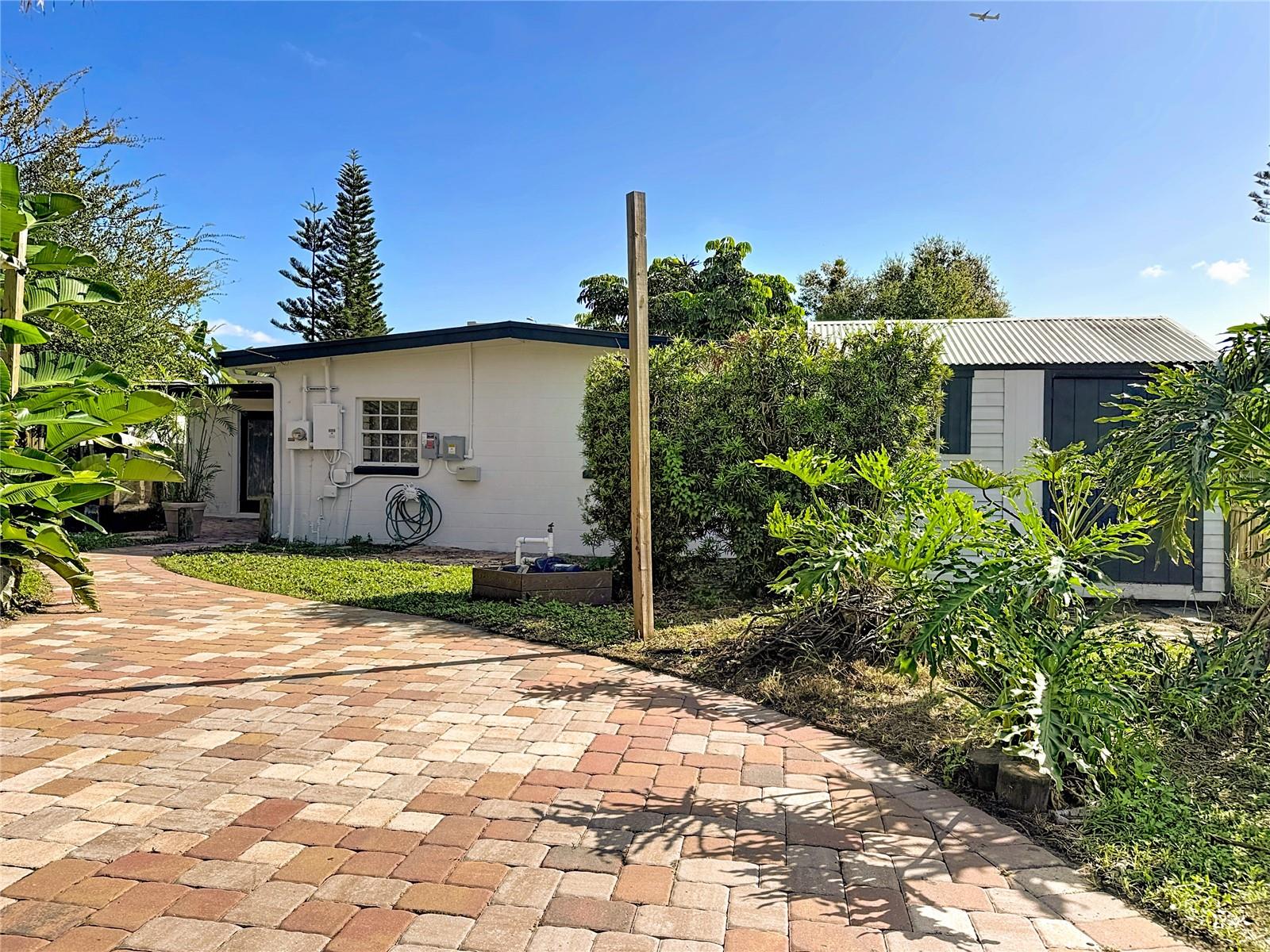 Image 33 of 34 For 7646 Daphne Avenue