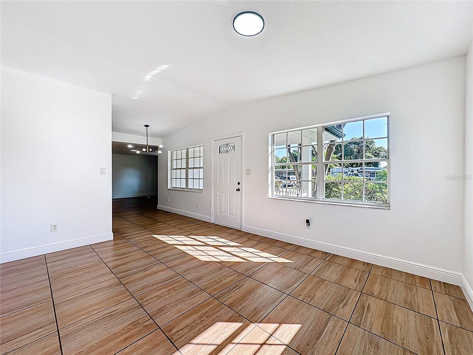 Image 8 of 34 For 7646 Daphne Avenue