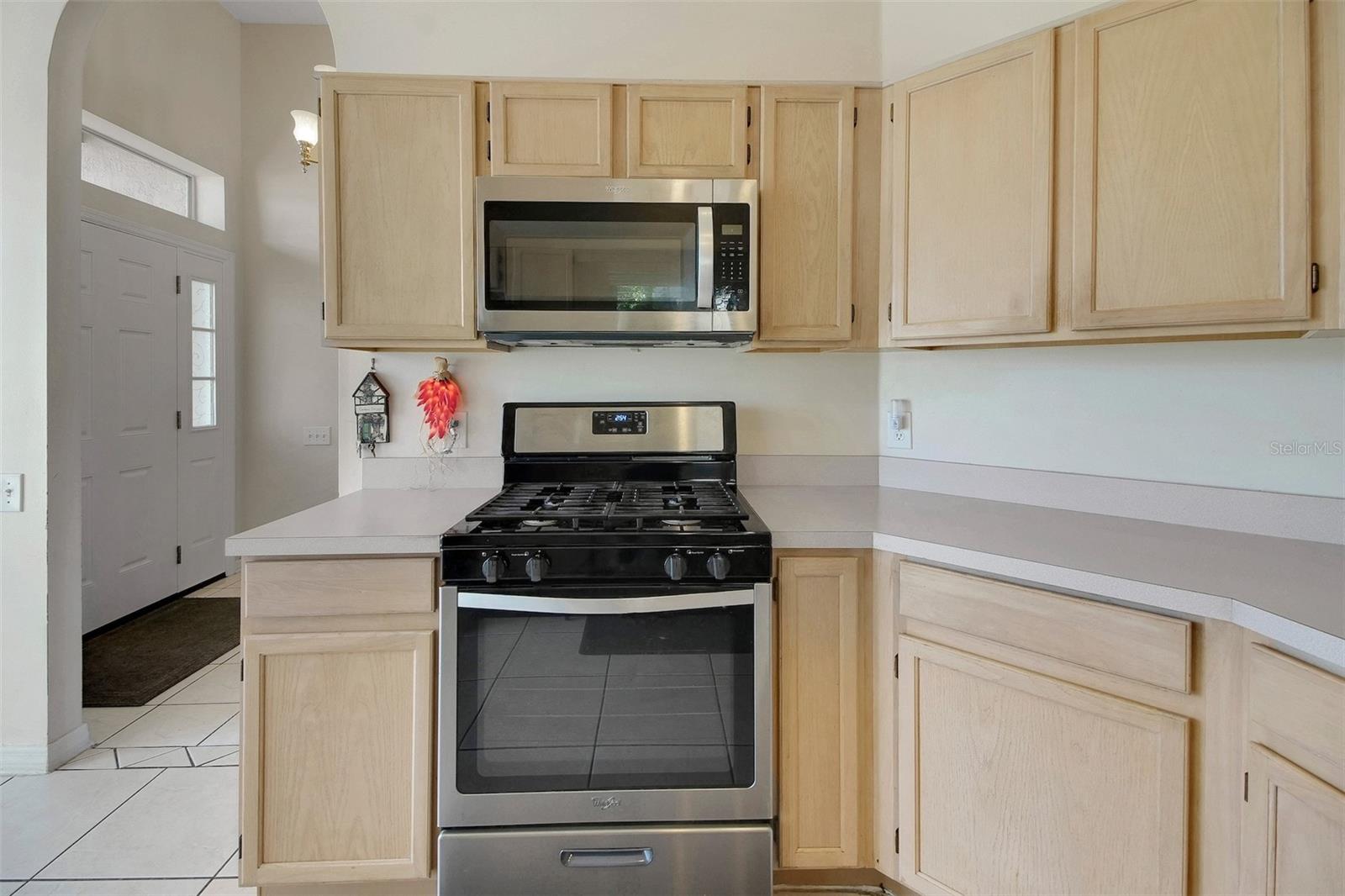 Image 11 of 35 For 323 Oak Park Place