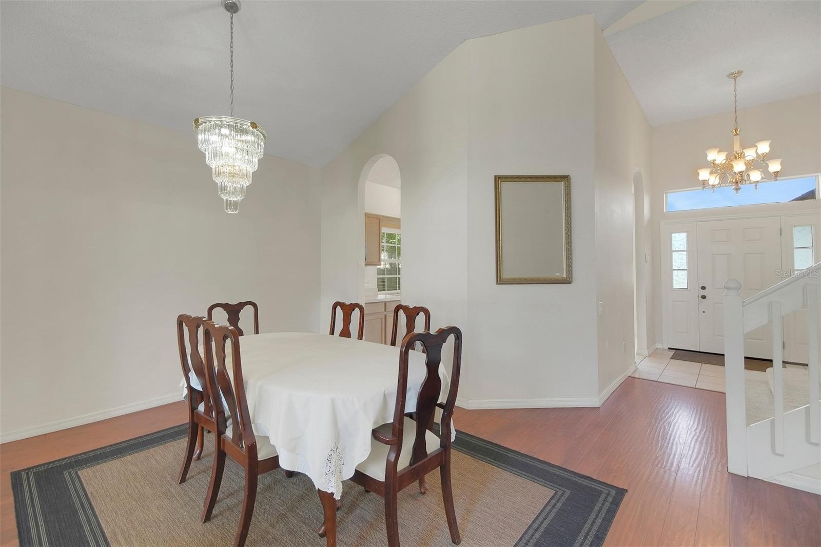 Image 15 of 35 For 323 Oak Park Place