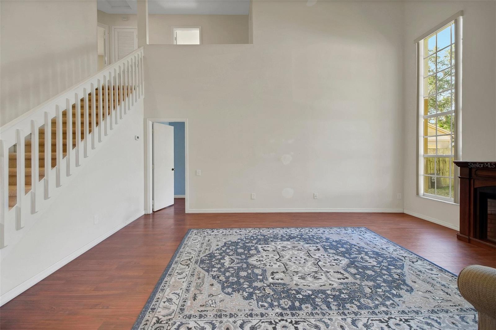 Image 19 of 35 For 323 Oak Park Place