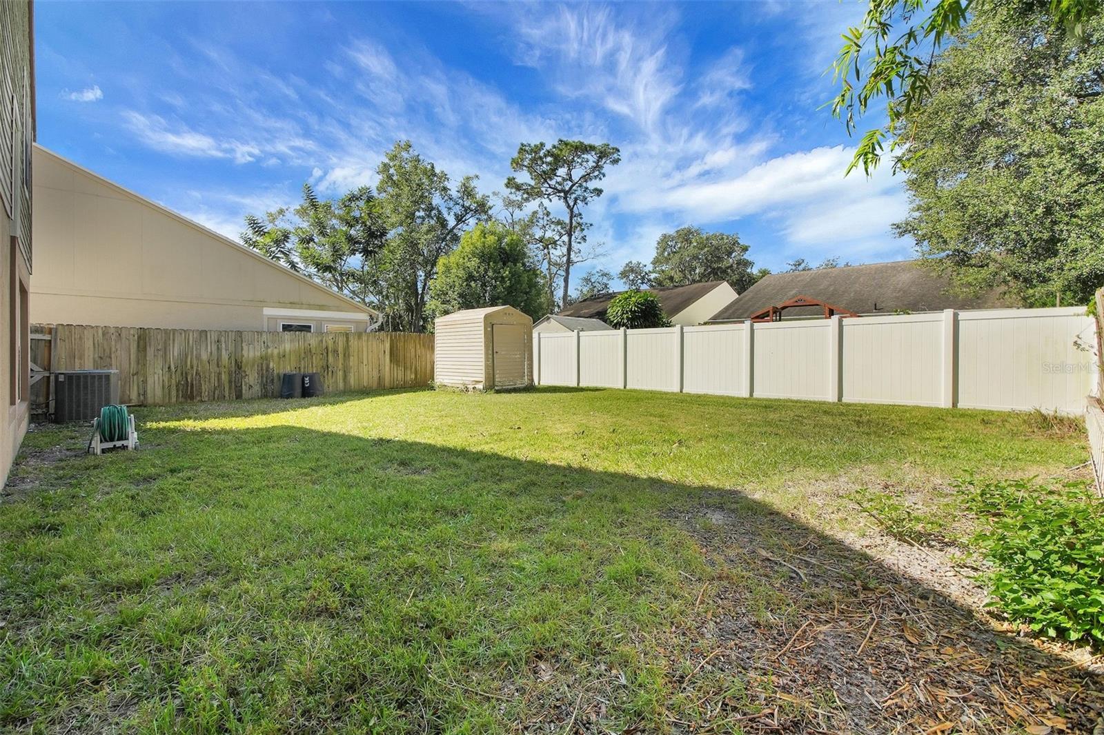 Image 8 of 35 For 323 Oak Park Place