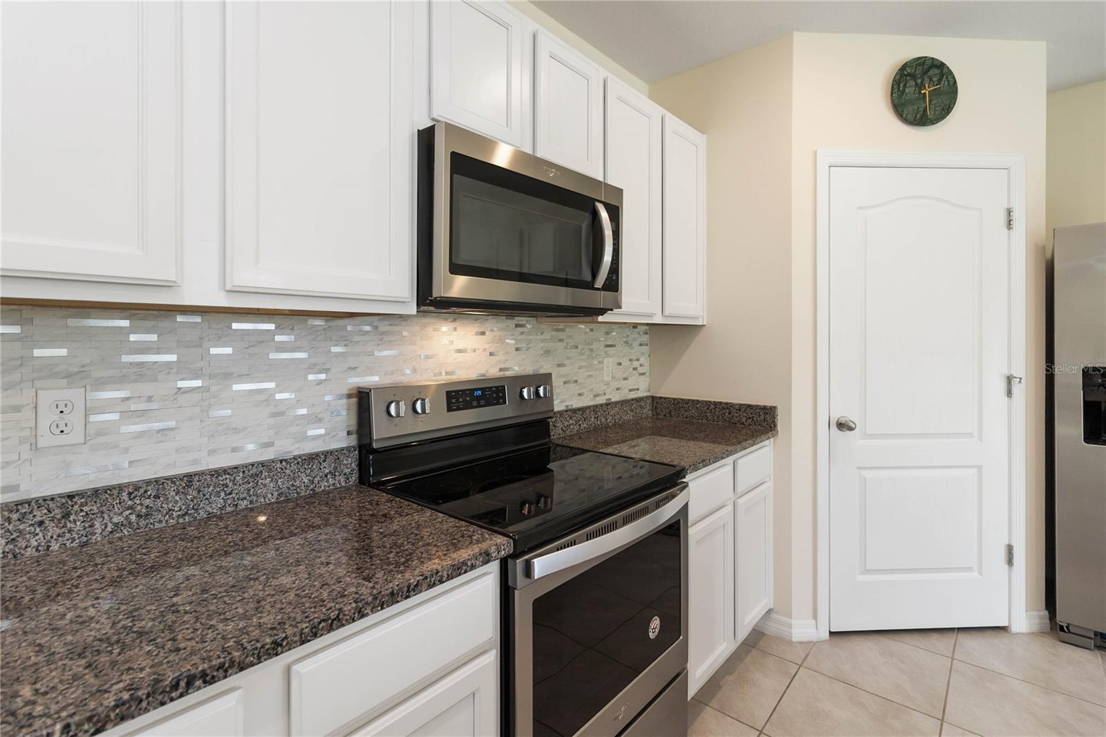 Image 6 of 24 For 3383 Hammond Point