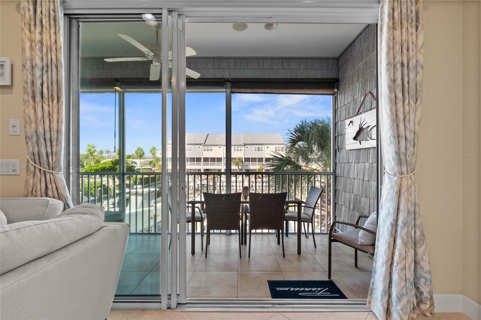 Image 11 of 53 For 6043 Anchorage Way S