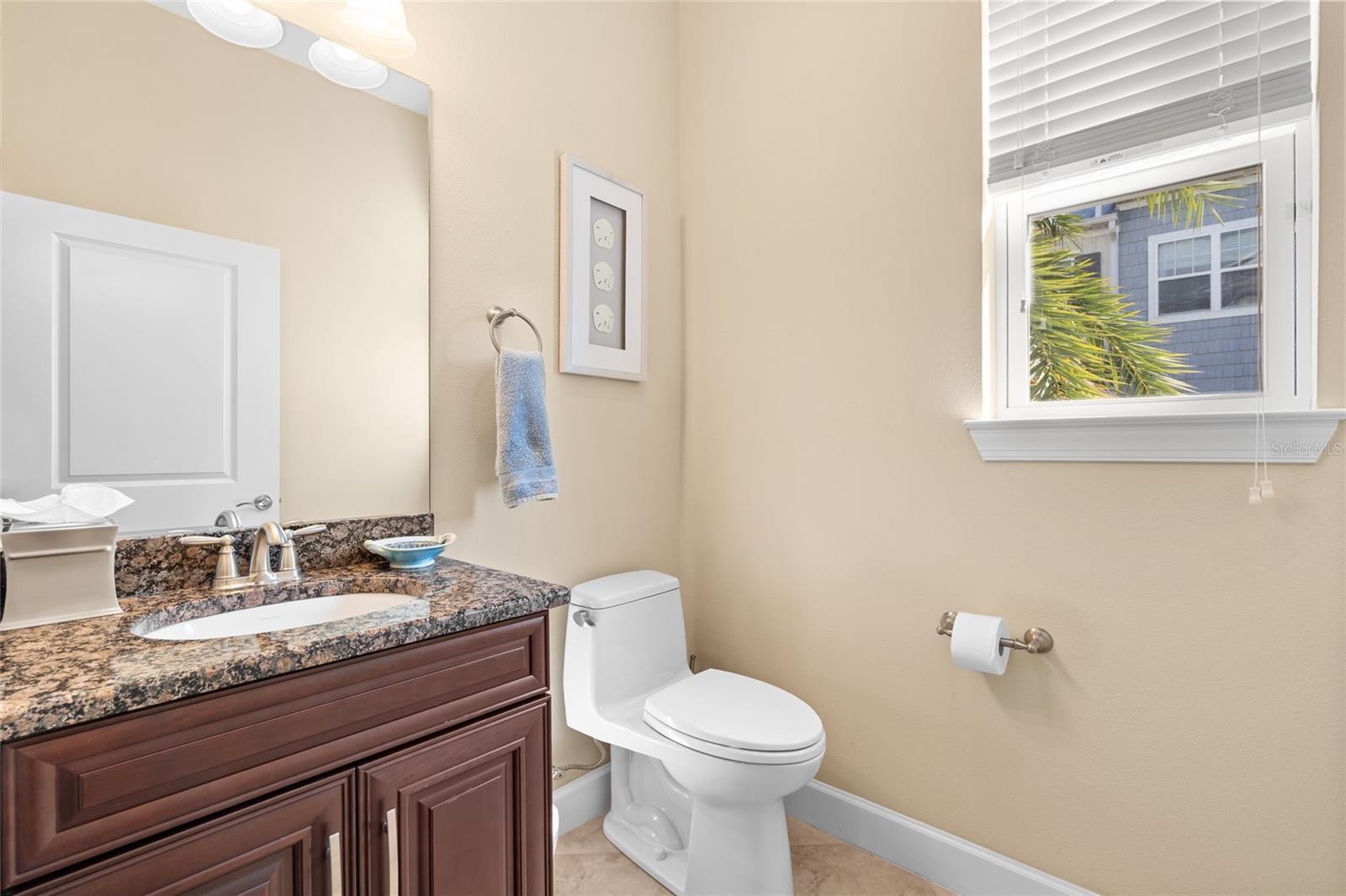 Image 21 of 53 For 6043 Anchorage Way S