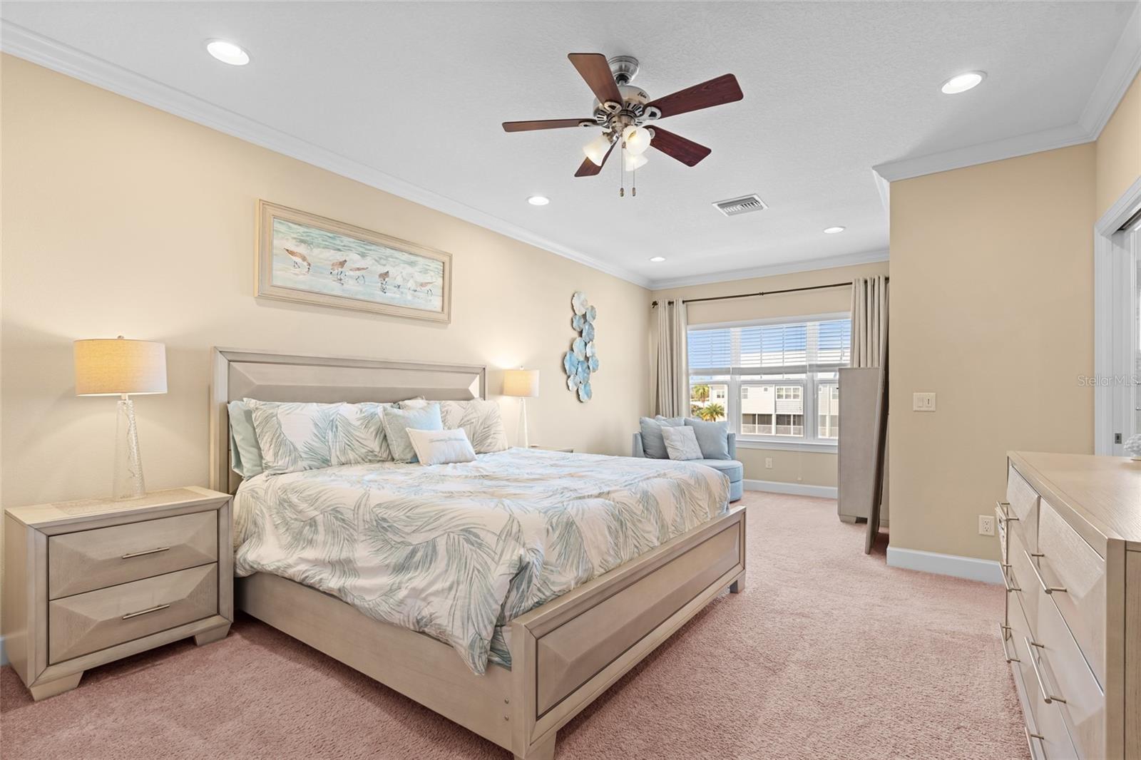 Image 22 of 53 For 6043 Anchorage Way S