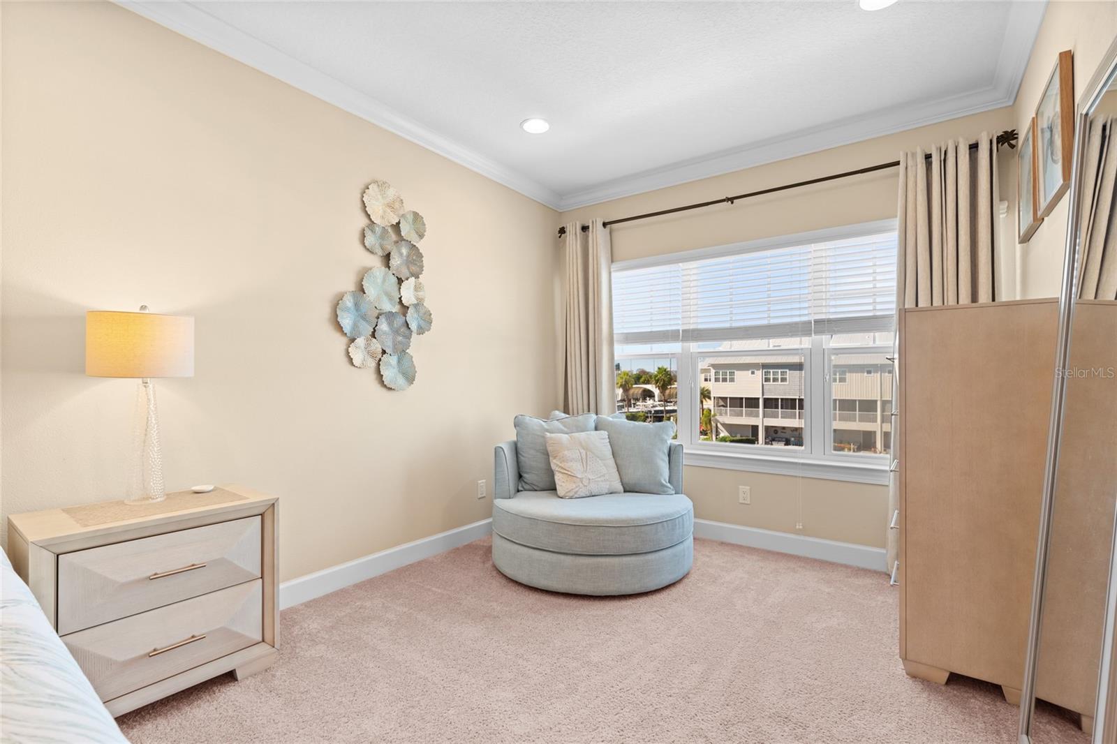 Image 26 of 53 For 6043 Anchorage Way S