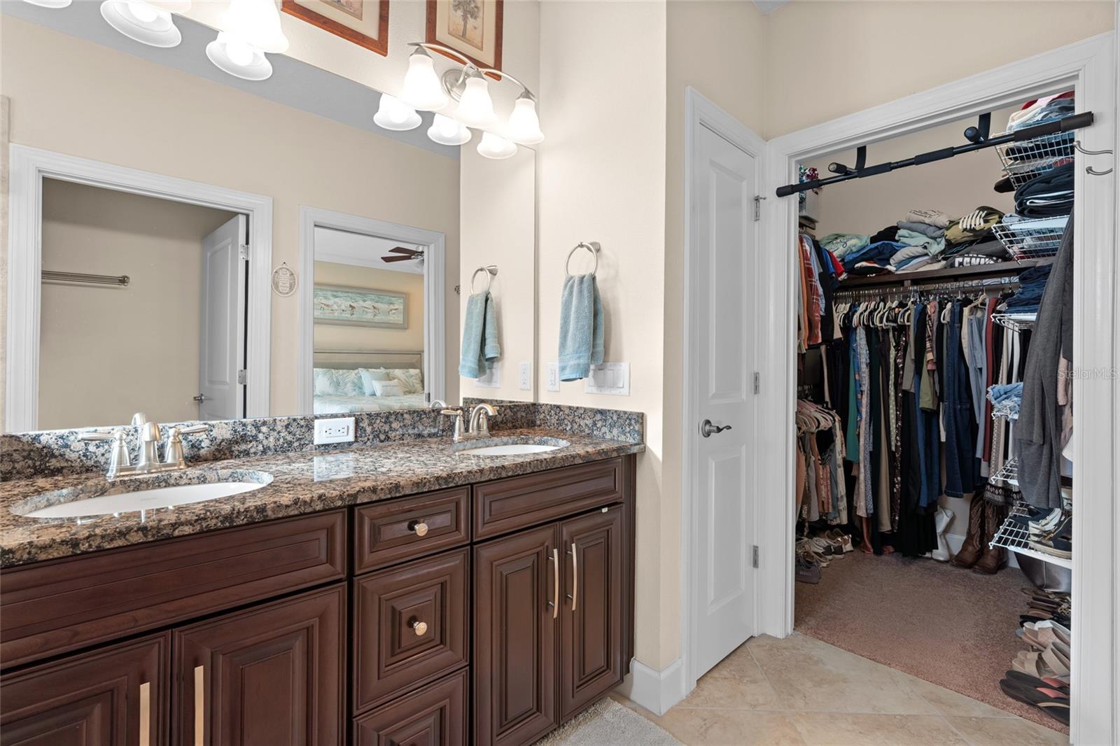 Image 28 of 53 For 6043 Anchorage Way S