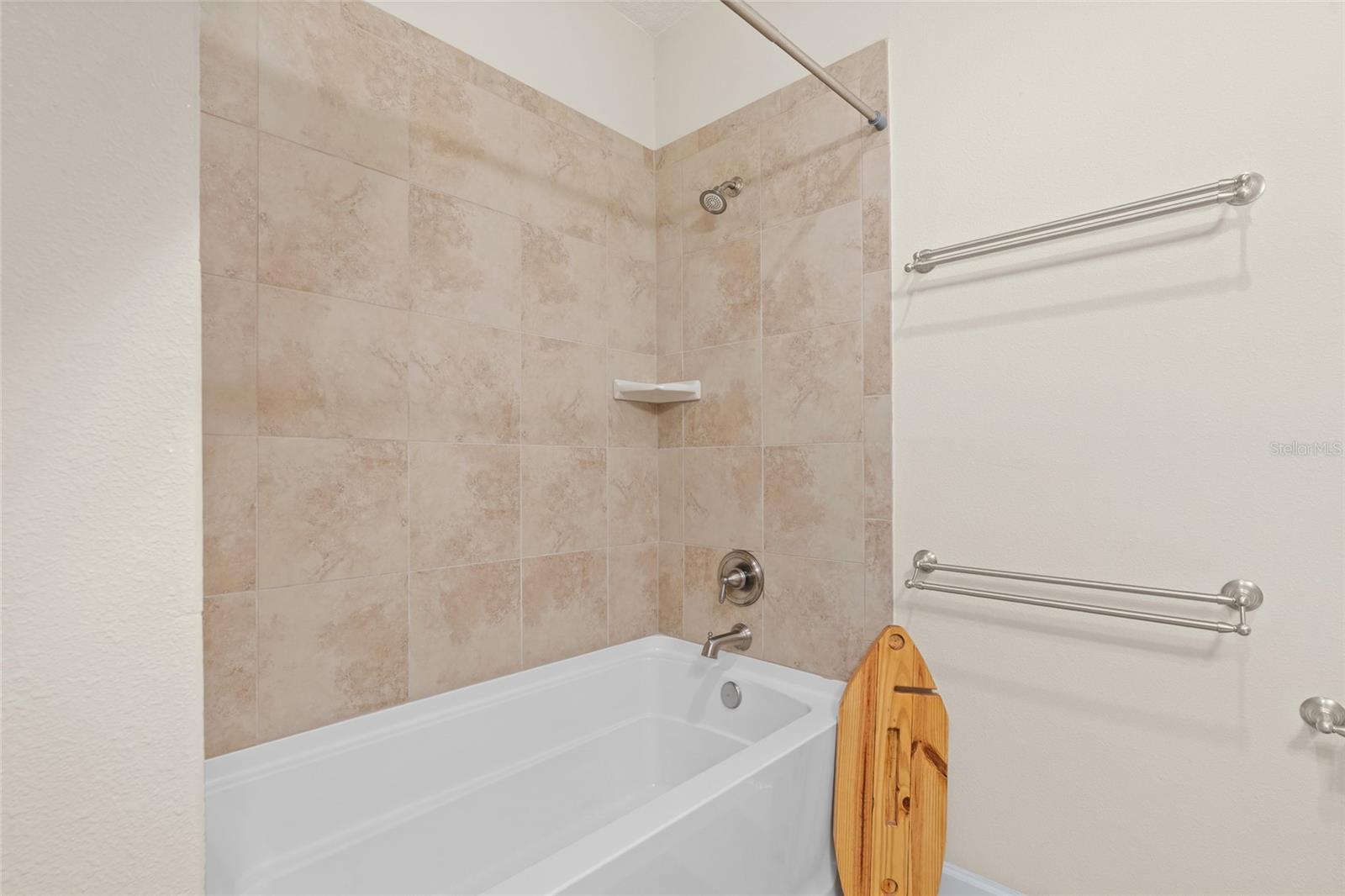 Image 33 of 53 For 6043 Anchorage Way S