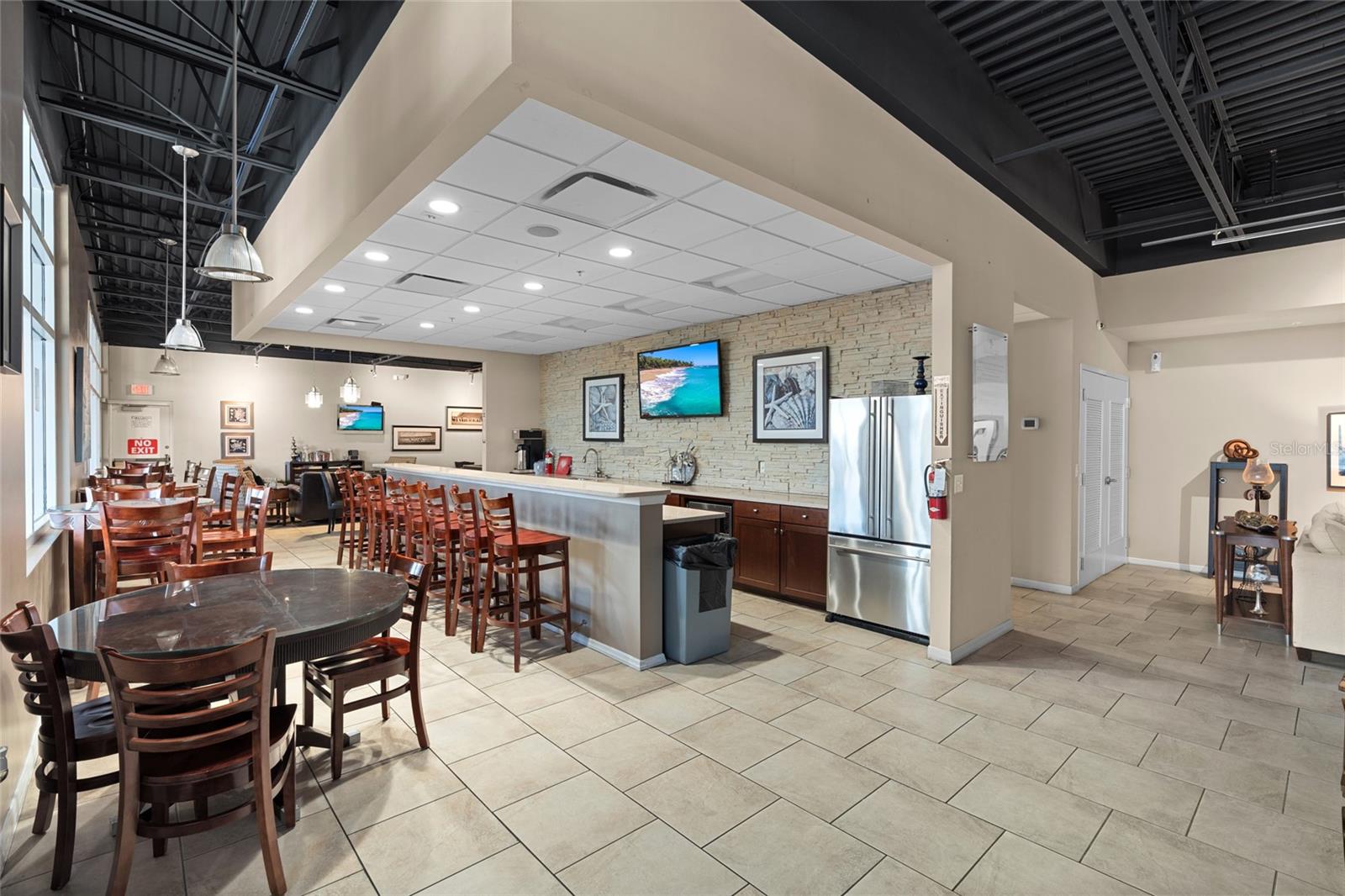 Image 52 of 53 For 6043 Anchorage Way S