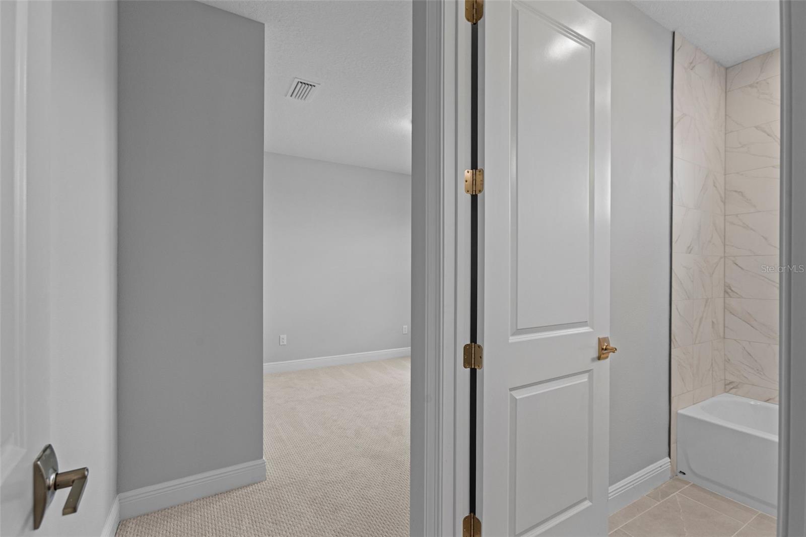 Image 21 of 41 For 14443 Coastal Woodland Lane