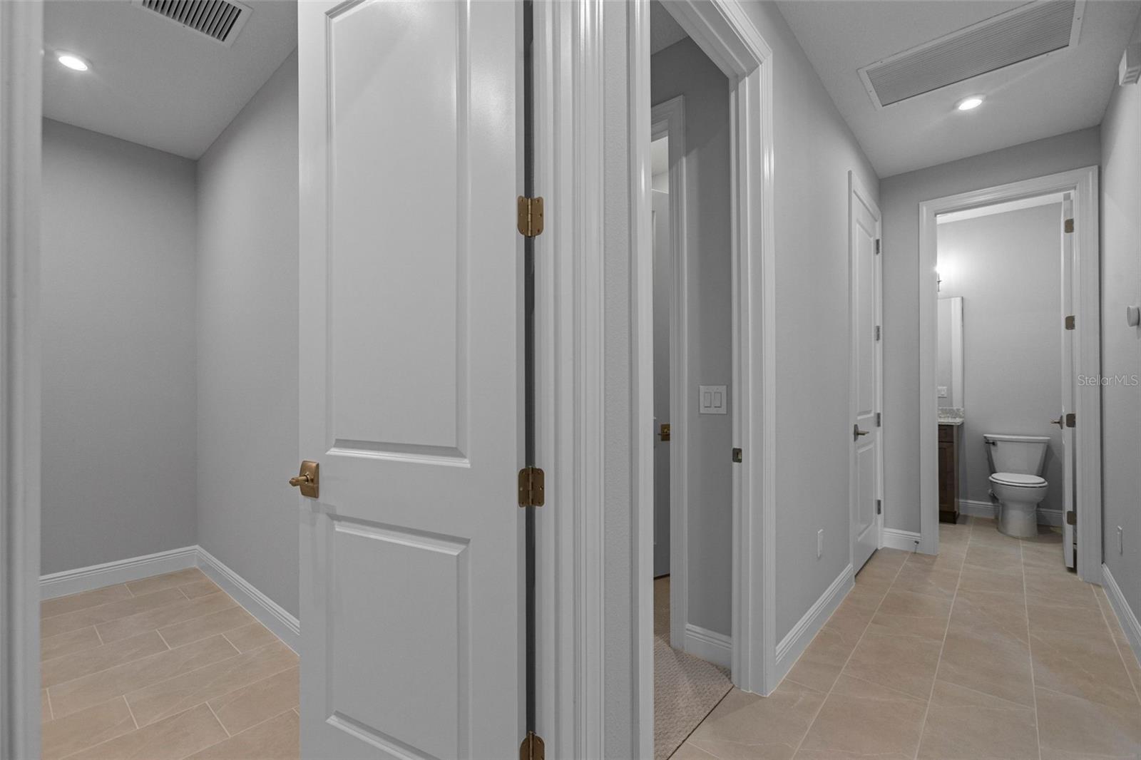 Image 22 of 41 For 14443 Coastal Woodland Lane