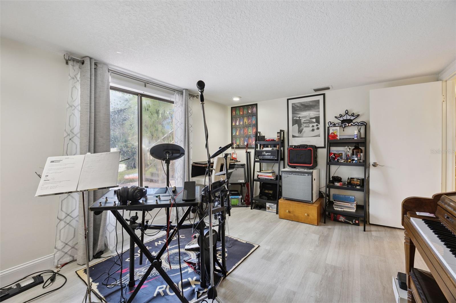 Image 28 of 58 For 114 Countryside Drive