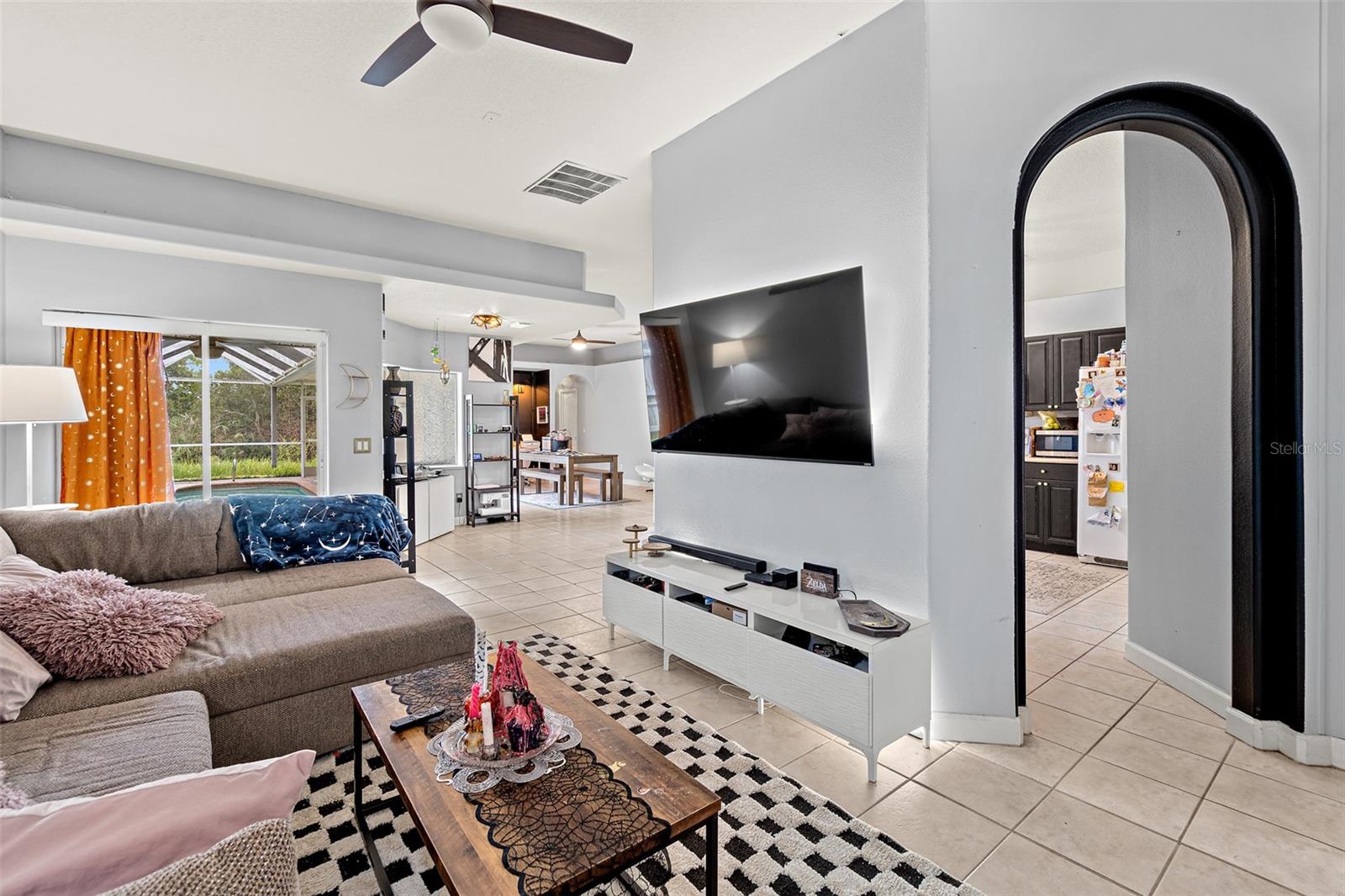 Image 9 of 28 For 1814 Lankcashire Court