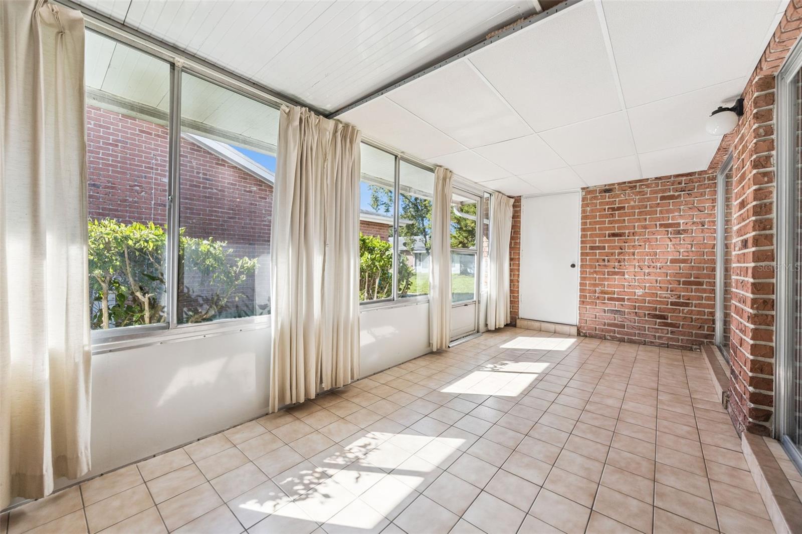 Image 19 of 27 For 5866 La Costa Drive