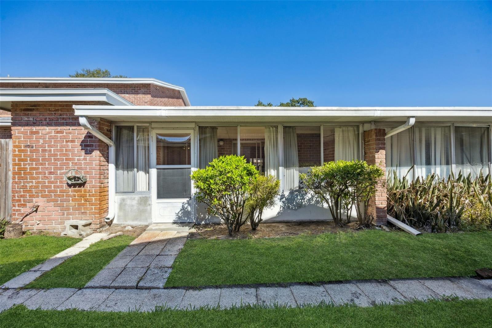 Image 20 of 27 For 5866 La Costa Drive