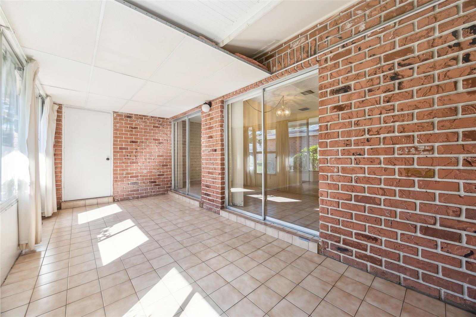 Image 4 of 27 For 5866 La Costa Drive