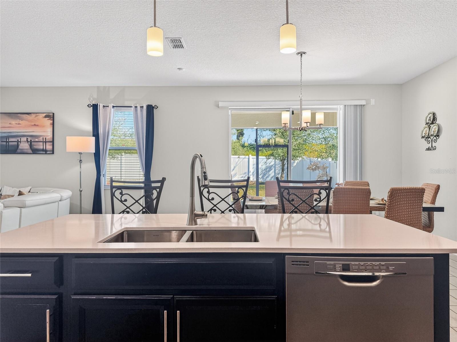 Image 14 of 54 For 848 Carmillion Court