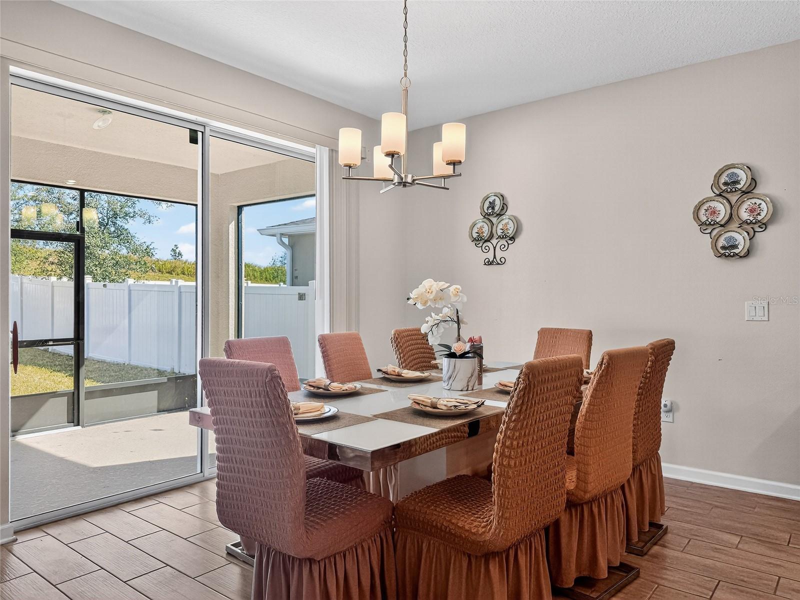 Image 18 of 54 For 848 Carmillion Court