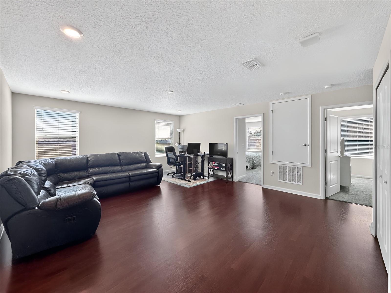 Image 22 of 54 For 848 Carmillion Court