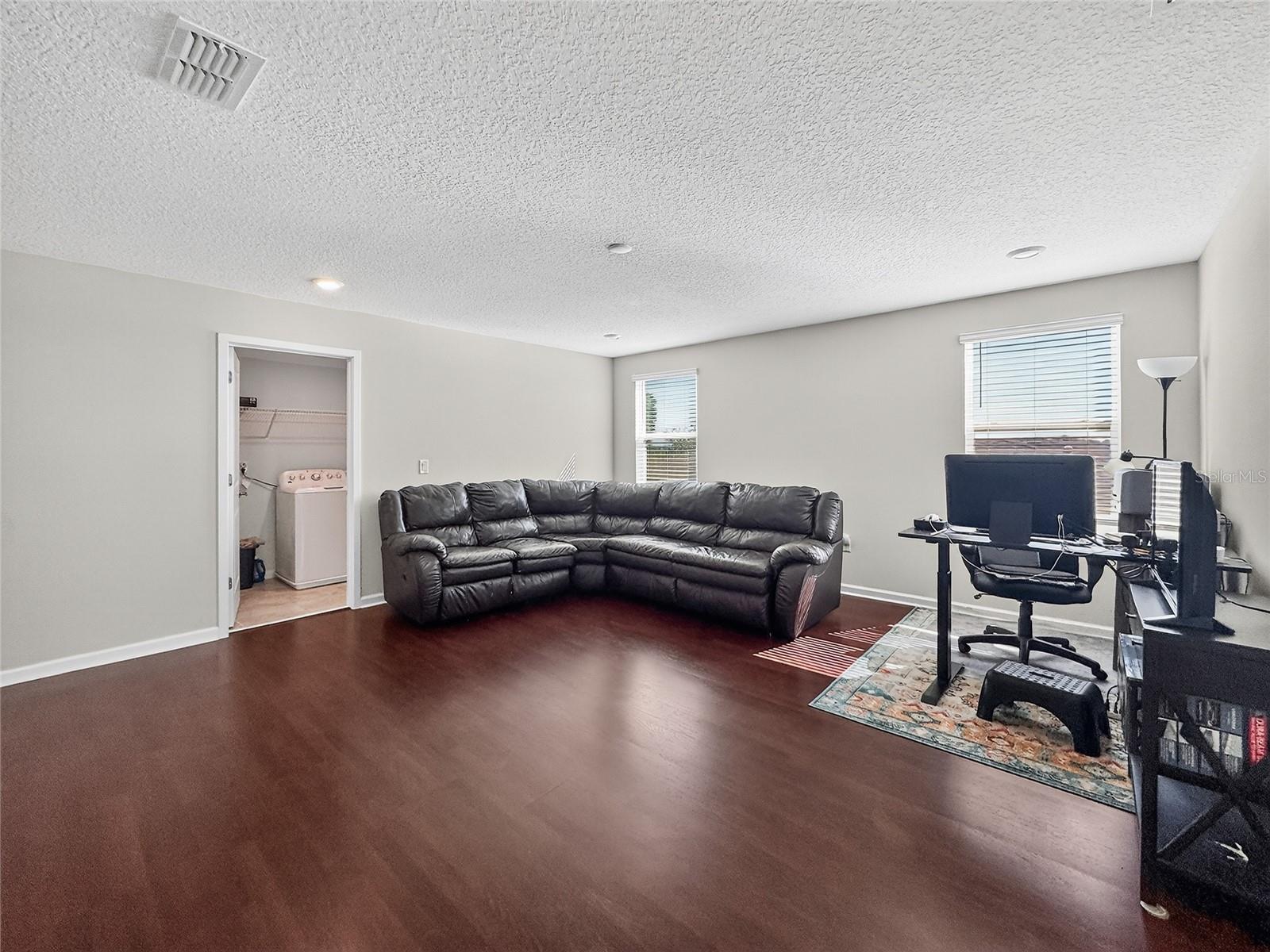 Image 23 of 54 For 848 Carmillion Court