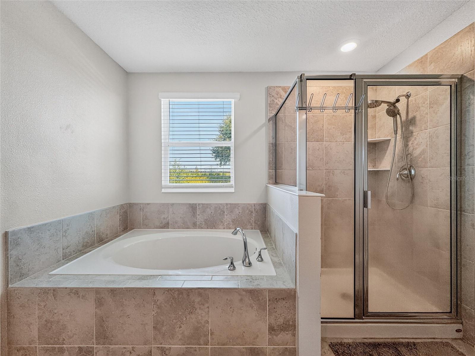 Image 27 of 54 For 848 Carmillion Court