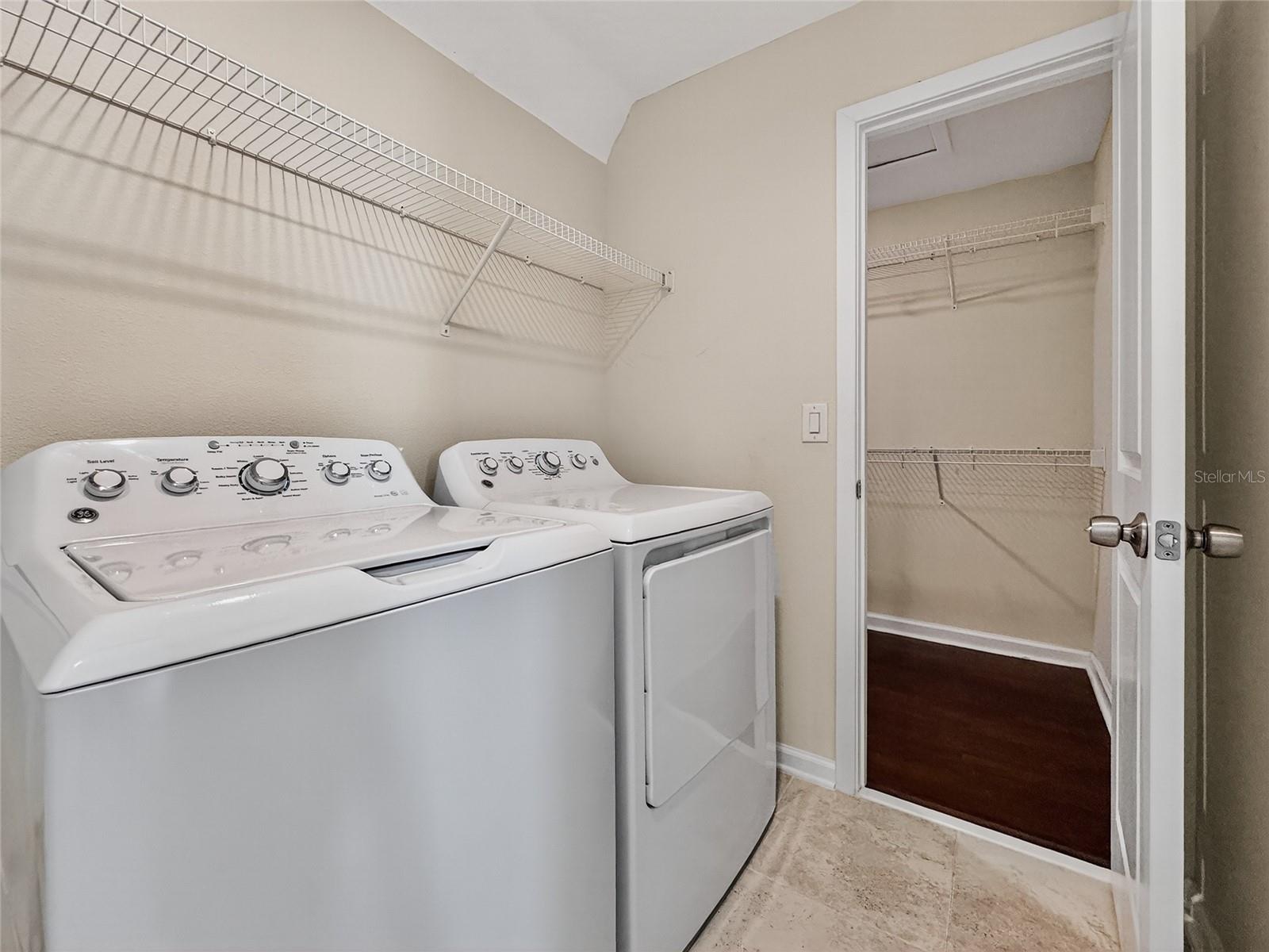 Image 31 of 54 For 848 Carmillion Court