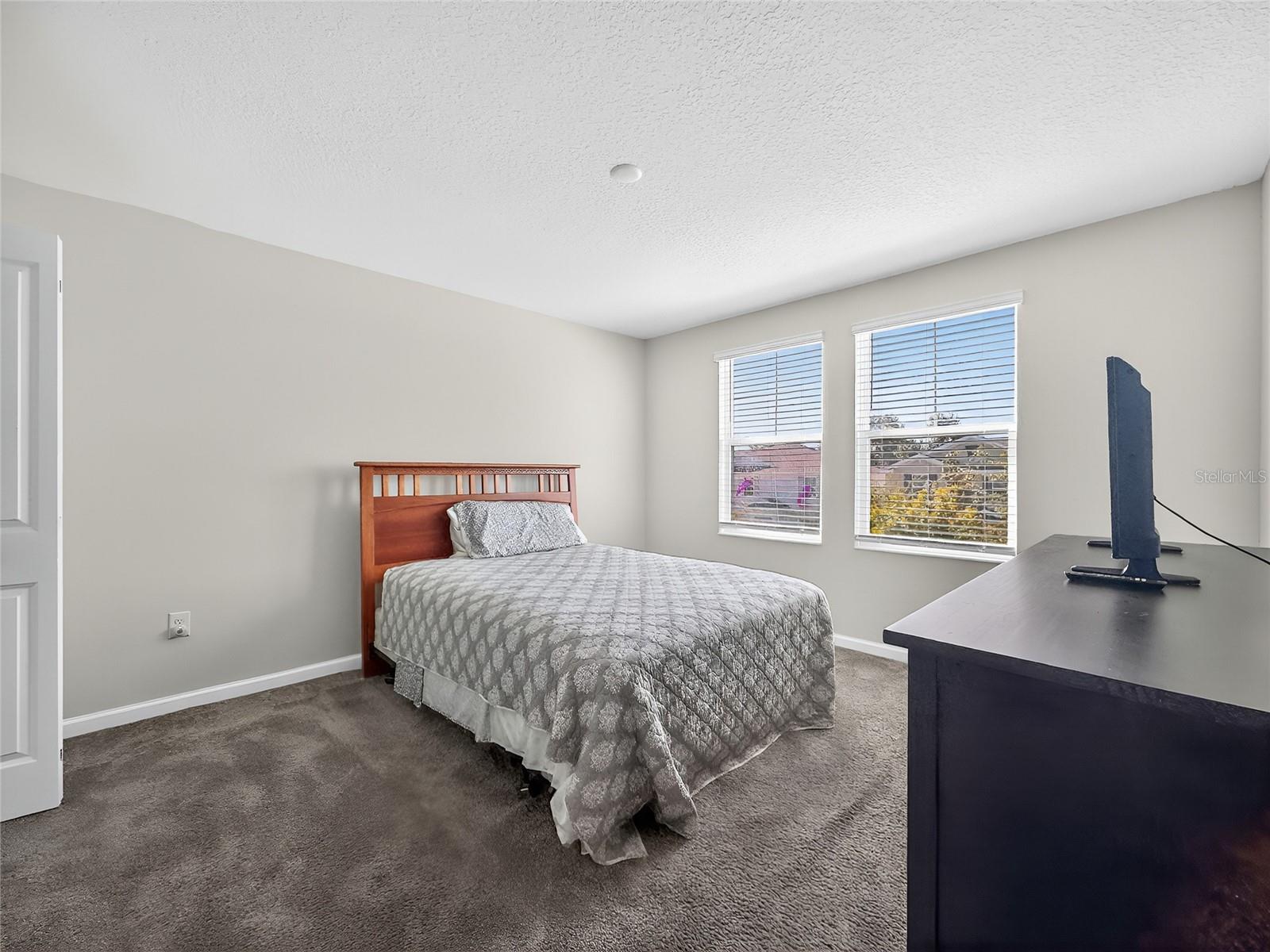 Image 32 of 54 For 848 Carmillion Court