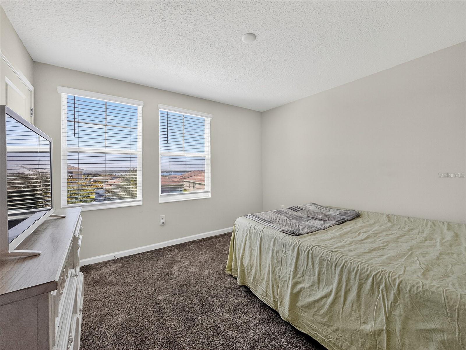 Image 34 of 54 For 848 Carmillion Court