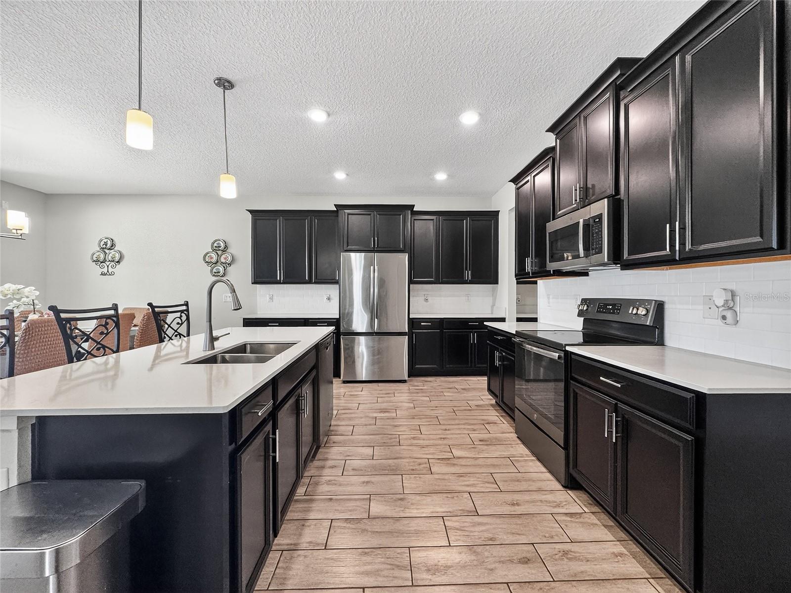 Image 9 of 54 For 848 Carmillion Court