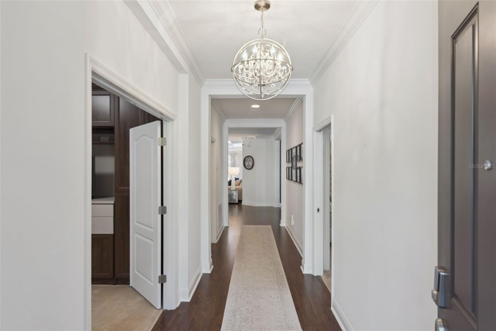 Listing photo id 8 for 15976 Citrus Knoll Drive