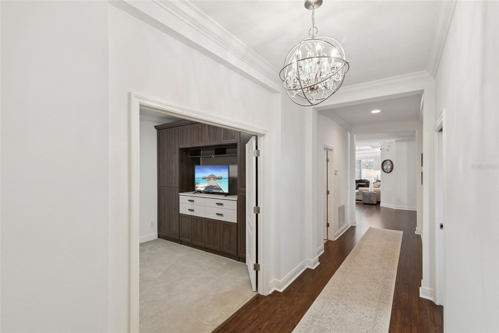 Listing photo id 9 for 15976 Citrus Knoll Drive