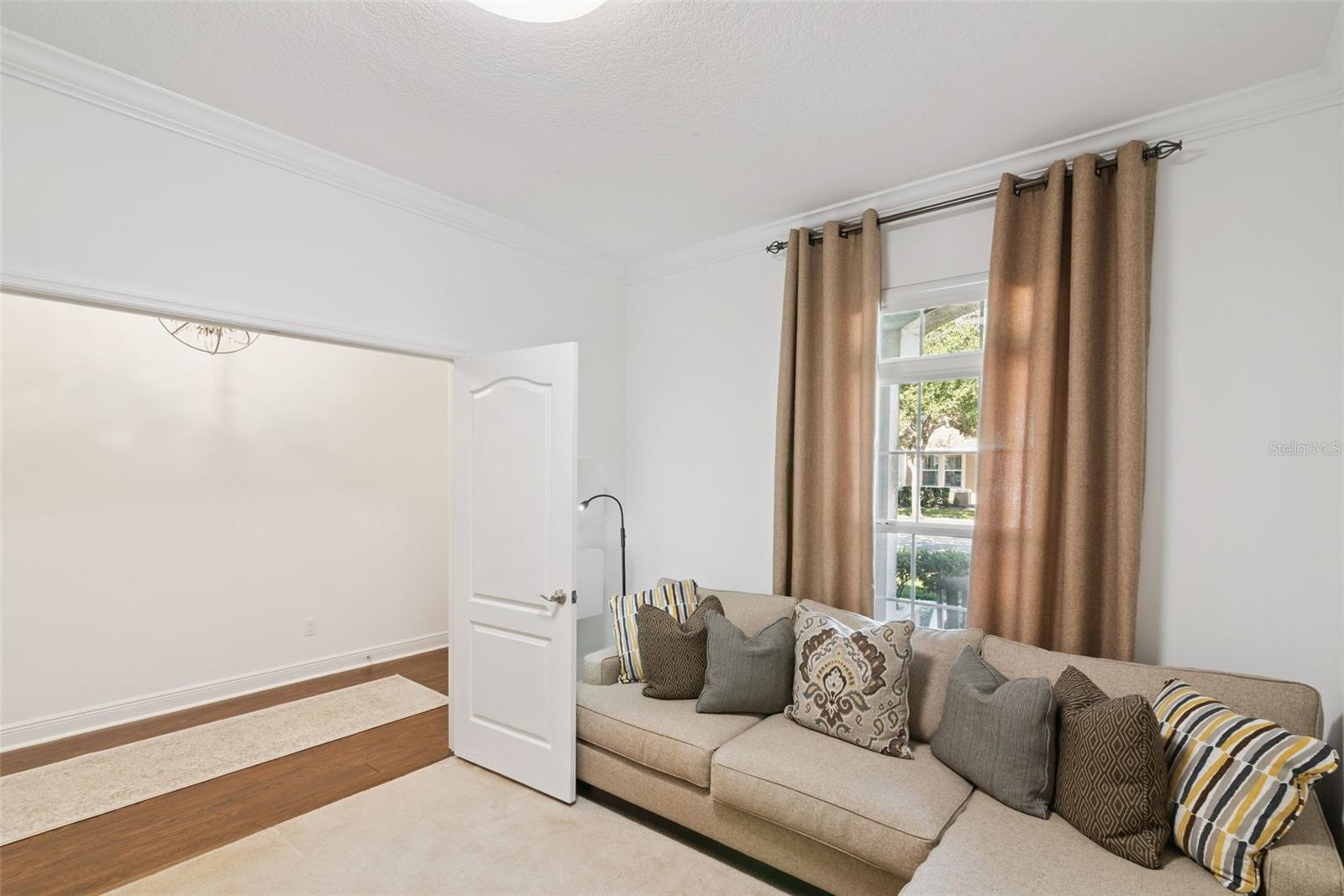 Listing photo id 11 for 15976 Citrus Knoll Drive