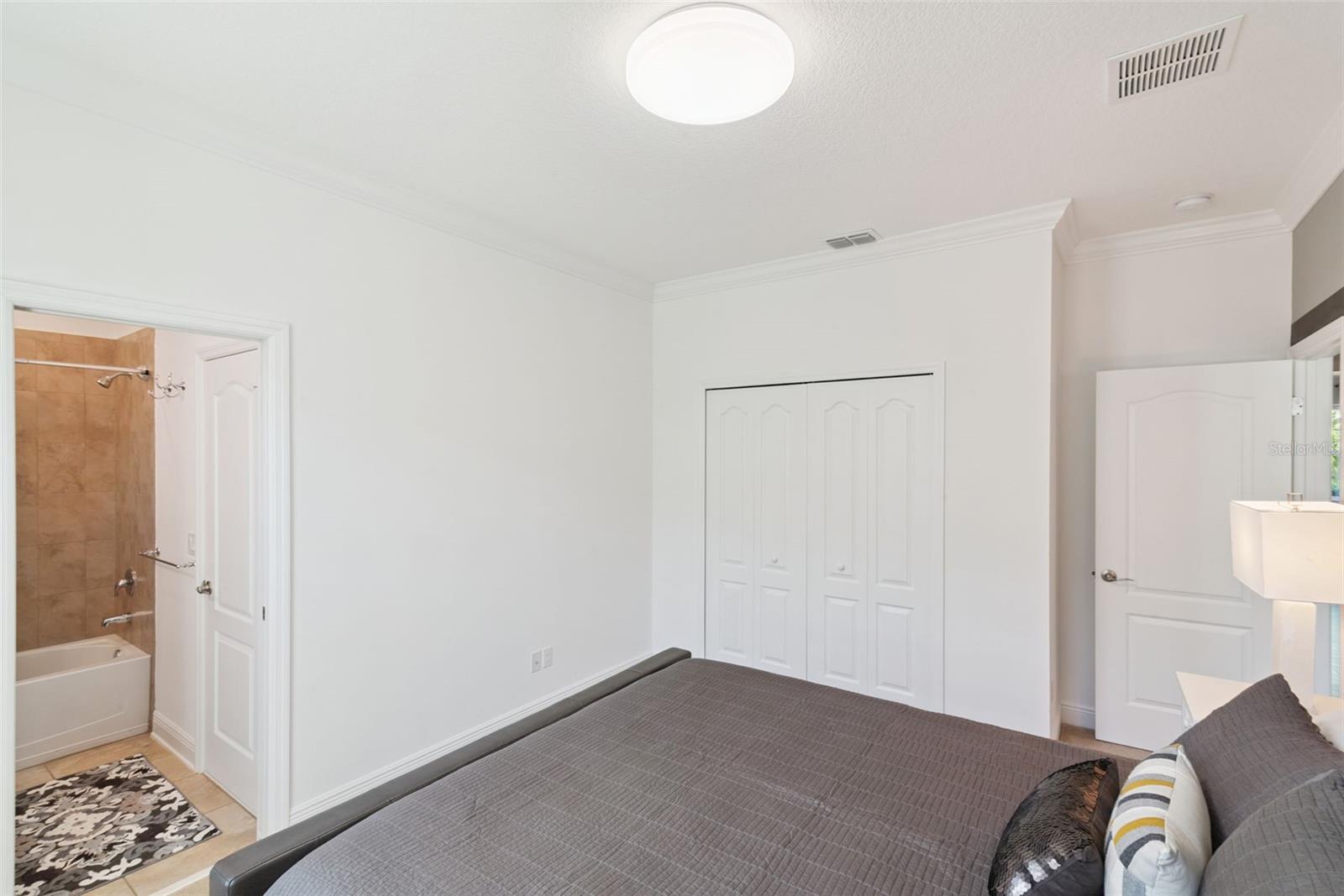 Listing photo id 38 for 15976 Citrus Knoll Drive