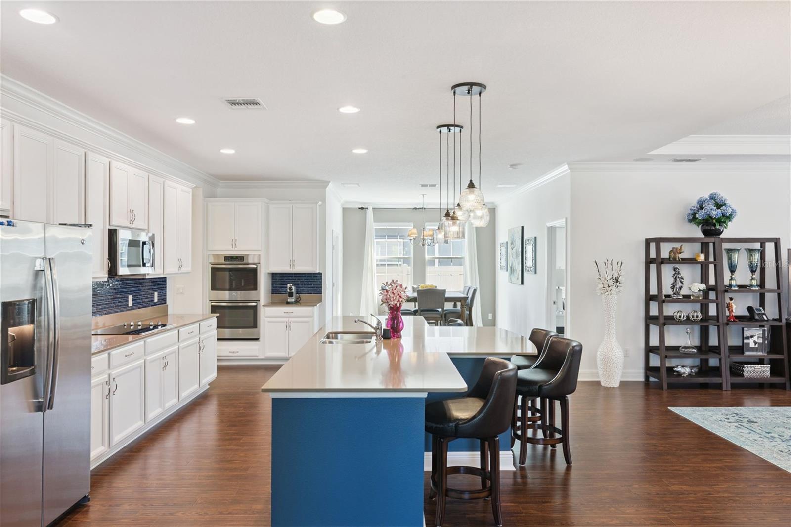 Listing photo id 3 for 15976 Citrus Knoll Drive