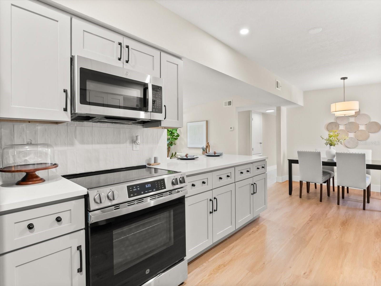 Image 14 of 31 For 757 Longdale Avenue